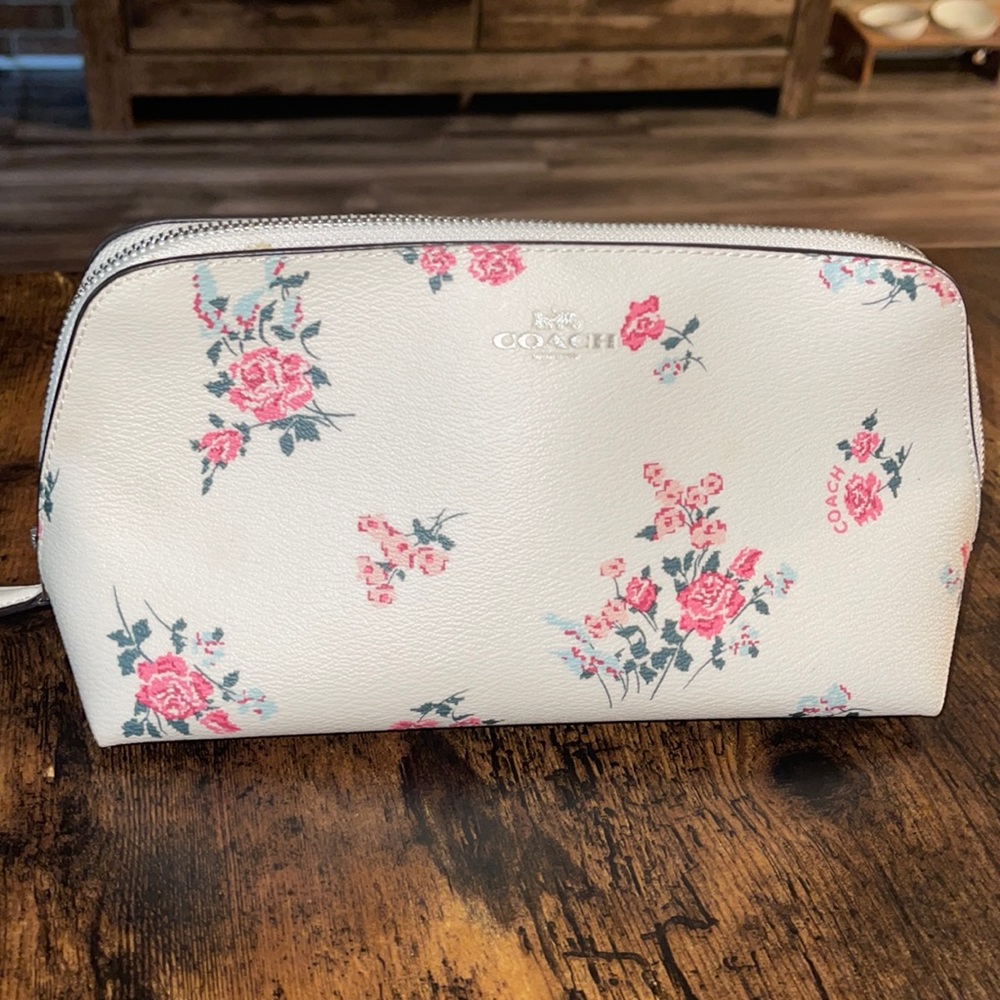 Coach pouch